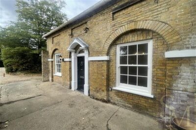 Vicarage Lane, Chigwell, IG7