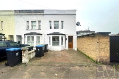 Smarts Lane, Loughton IG10