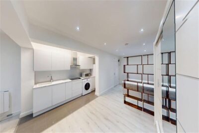 Snakes Lane East, Woodford Green, IG8