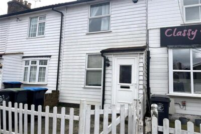 Lambourne Road, Chigwell Row, IG7