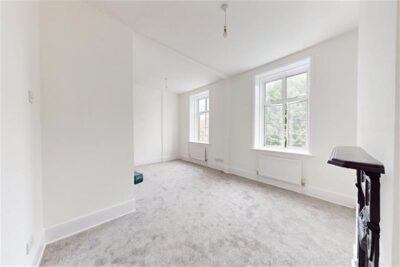 Station Road, Chingford, E4
