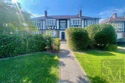Grange Court, Loughton, IG10