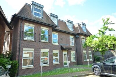 Connaught Place, Loughton, IG10
