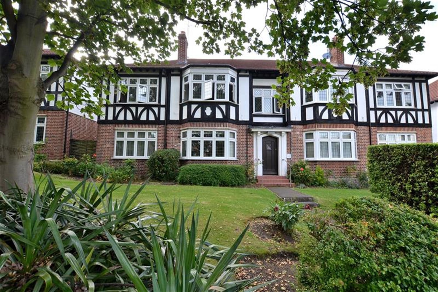 Grange Court, Loughton, IG10