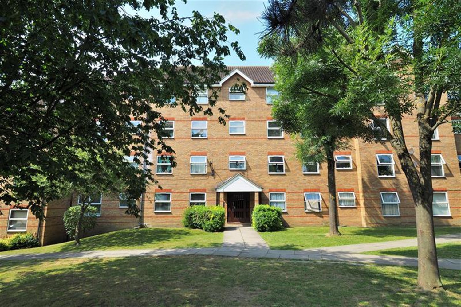 Cassis Court, Loughton, IG10