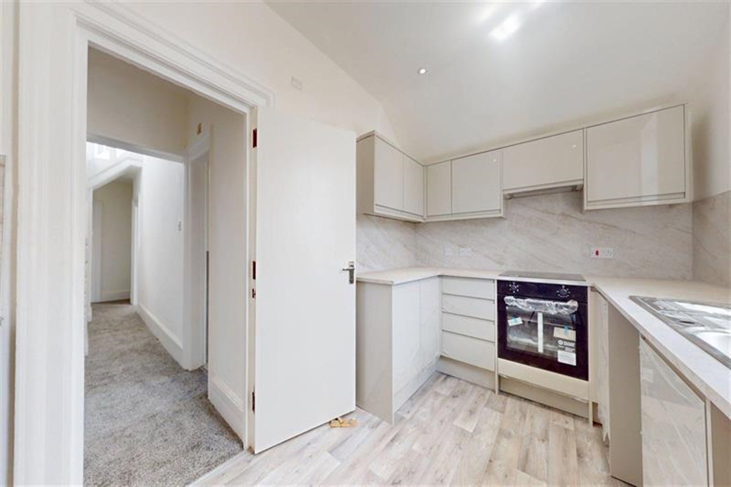 Station Road, Chingford, E4