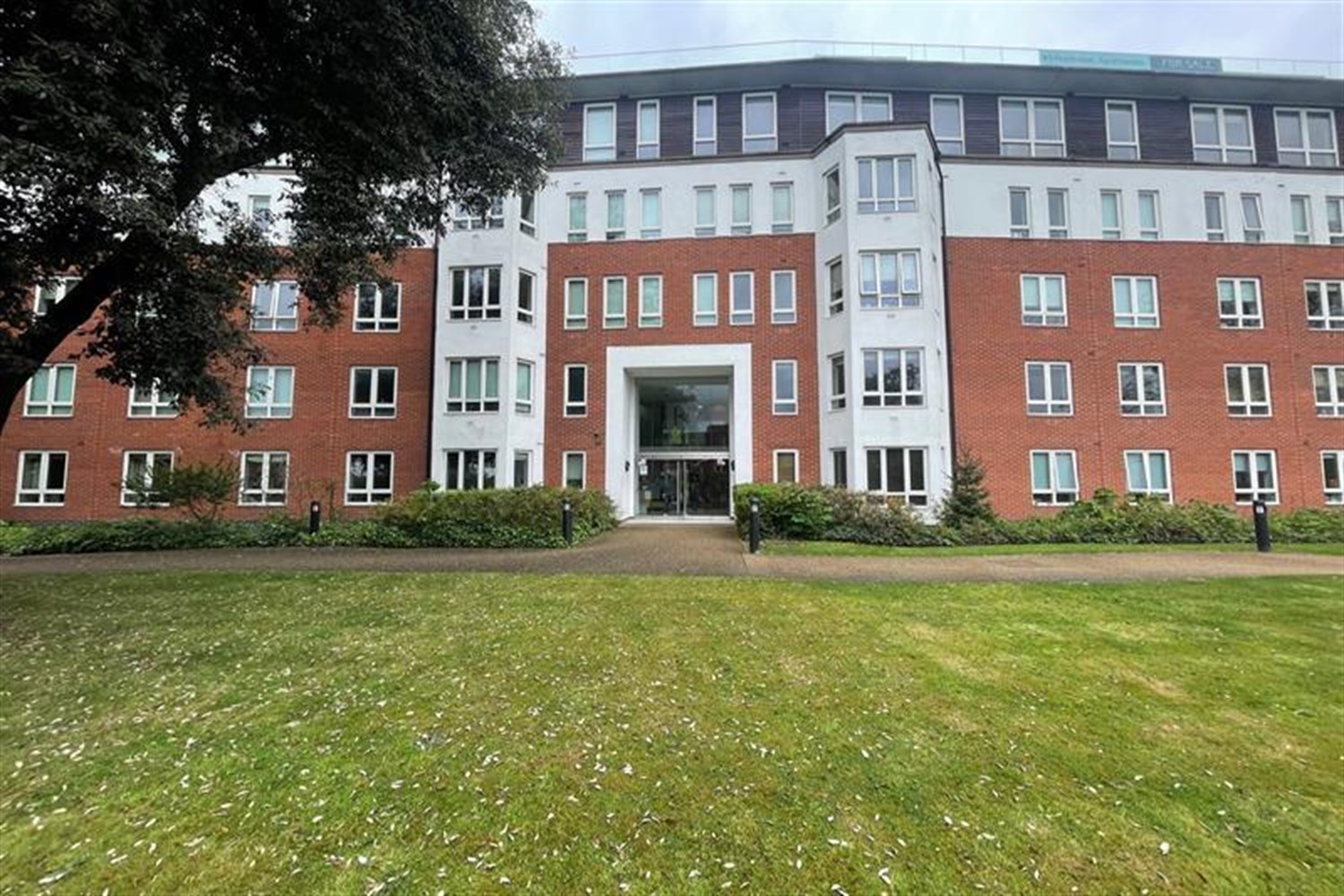 Regency Court, South Woodford, E18