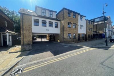 Hastingwood Court, Queens Road, Buckhurst Hill, IG9